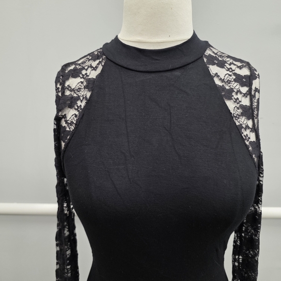 Soprano Black Long Sleeve Lace Dress - Picture 2 of 10
